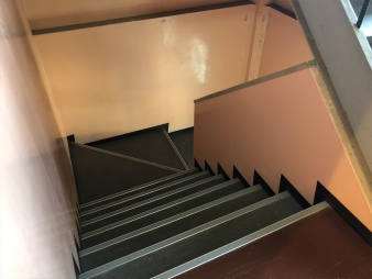 屋内階段シート貼替 (2)