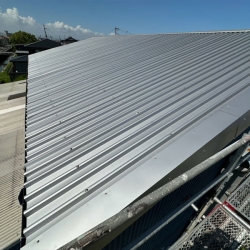 ハニードライ第二工場屋根改修工事