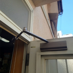 ドアチェック取替工事