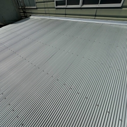 ハニードライ本社屋根工事事