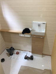 トイレ手洗い器取付状況