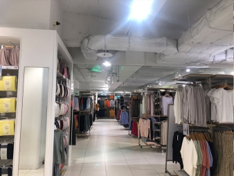 ユニクロシーモール店売り場ＬＥＤ照明改装工事